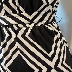 Mudpie black & white dress